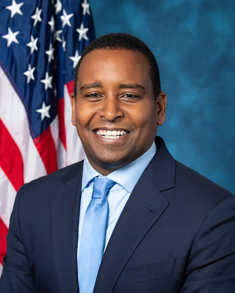 congresista Joe Neguse