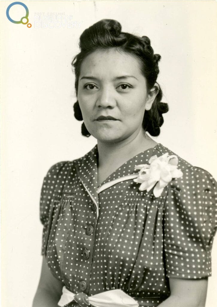 jovita lobato posando para una foto